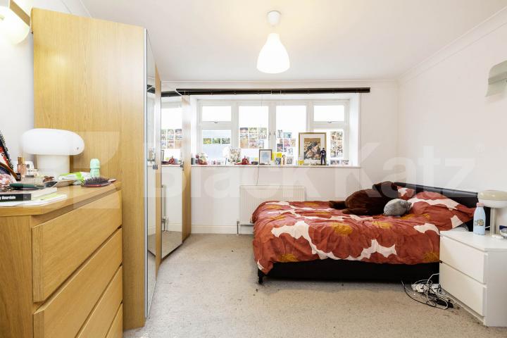 Modern Apartment Portnall Road, Maida Vale